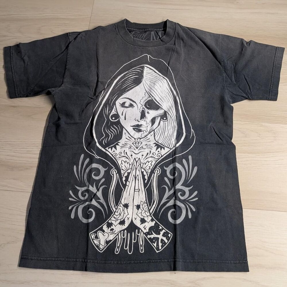 Men's Black and Grey T-shirt